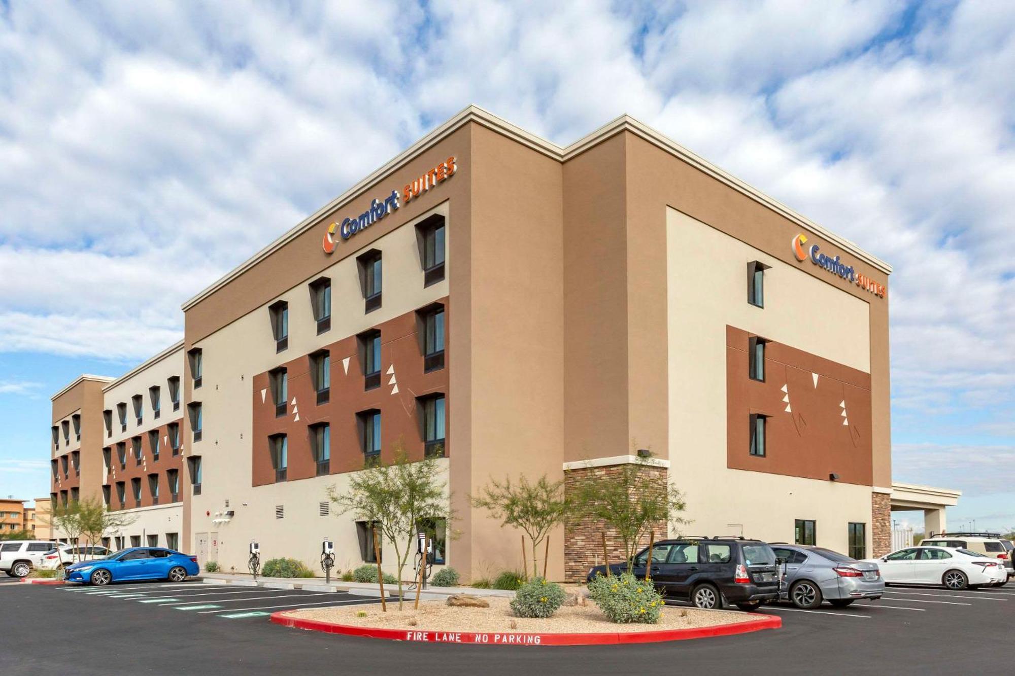 Comfort Suites Scottsdale Talking Stick Entertainment District Exterior photo